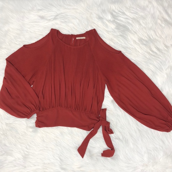 Mustard Seed Tops - Mustard seed cold shoulder pleated flowy blouse M